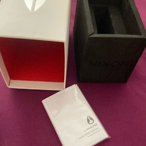 Nixon Black Square Watch - Picture 4 of 5